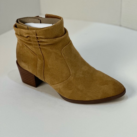 Naturalizer Shoes - Naturalizer Gina Suede Bootie Size 6